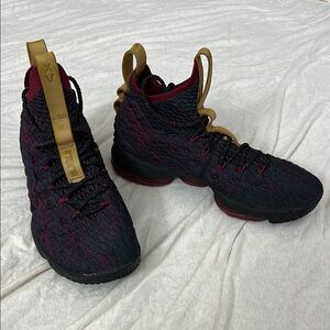 Nike LeBron 15 “New Heights” basketball sneakers men’s size 8.5
